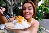 Khách Tây khám phá 1 món ăn Việt Nam, thốt lên: "Tôi mê quá rồi. Ngon đỉnh điểm”