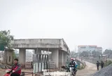 Hà Nội: Dự án cầu dừng thi công hơn nửa năm do vướng mặt bằng