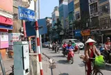 Hà Nội cấm xe taxi, xe hợp đồng dưới 8 chỗ vào phố Khâm Thiên giờ cao điểm