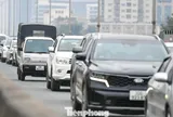 Hà Nội mùng 2 Tết: Cửa ngõ phía Nam ùn tắc cục bộ, nội đô rộng thênh thang