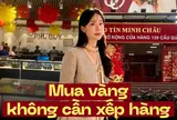 Người mua vàng hôm qua lỗ 1,3 triệu: Dân văn phòng hôm nay tranh thủ đi mua lúc vắng, 20 phút xong việc!