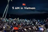Cảnh tượng 5h sáng ở Việt Nam khiến khách Tây thốt lên: "Chúng tôi thật sự thích điều này"