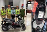 Chặn xe Airblade không biển số lúc nửa đêm, CSGT phát hiện điều bất thường của thanh niên SN 2009