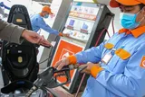 Giá dầu thế giới giảm, vì sao xăng dầu trong nước chưa thể "hạ nhiệt"?