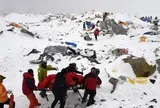 Truy tố đường dây đầu độc 4.782 nhà leo núi Everest để dàn dựng cứu hộ giả, thu lợi bất chính hơn 500 tỷ đồng