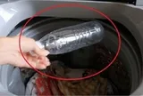 Thả 1 chai nhựa rỗng vào máy giặt: Quần áo hết cảnh xoắn tít như bó giò, chấm dứt ác mộng nhăn nhúm