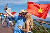 Không chỉ du lịch, nhiều du khách đến Việt Nam để hoàn thiện một thứ đặc biệt cho ngày quan trọng này