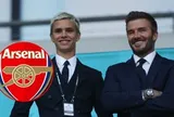 Vì sao Beckham là huyền thoại MU nhưng con trai lại mê Arsenal?