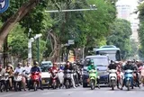 Hà Nội cấm xe máy xăng ở 11 tuyến phố từ 1-7: Người dân nói gì?