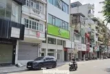 Lý do nhiều tuyến phố 'hái ra tiền' ở Hà Nội 'cửa đóng then cài'