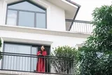 "MC đẹp nhất VTV" nghỉ việc ngay khi cưới thiếu gia kém tuổi: Ở biệt thự trắng xa hoa, hạ sinh quý tử cho gia tộc