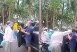 Chửi bới, đánh tài xế ô tô giữa phố Hà Nội: Người phụ nữ khai gì khi làm việc với công an?