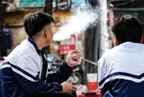 Đề nghị xem xét quy định cấm thế hệ sinh sau 2010 hút thuốc