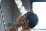 Lời khuyên cho tất cả người 60 tuổi thường xuyên tắm nước nóng