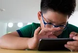 Điều gì xảy ra với những người dùng điện thoại hơn 5 tiếng mỗi ngày?
