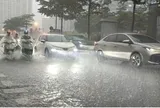 Miền Bắc đón mưa dông sầm sập trước khi bước vào đợt nóng "bùng nổ", cảnh báo thời tiết cực đoan