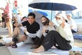 Trải chiếu, căng bạt, mang cơm đi 'xí chỗ' xem pháo hoa Đà Nẵng
