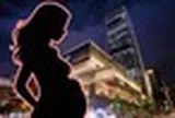 Ái nữ sinh năm 1999 của một tập đoàn nổi tiếng lộ ảnh bí mật sinh con khi đang du học