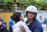 Thí sinh đặc biệt, 12 năm đến trường bằng đôi chân của cha