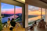 Chi gần 2,4 triệu NDT xây nhà giữa phố, cặp đôi 34 tuổi lựa chọn sống không con và nuôi 4 chú mèo