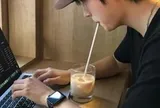 Các bác sĩ nói thẳng: Người hay ngồi lâu trong phòng điều hòa phải sửa ngay 4 thói quen, kẻo "hối không kịp"