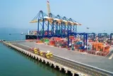 Việt Nam vừa đón một con tàu siêu trọng dài 399m, lớn nhất thế giới