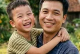 Con chê "xe nhà mình xấu quá", người cha ở TP.HCM nói một câu mà con tâm phục khẩu phục!