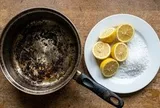 Mẹo cọ xoong nồi bị cháy đen