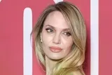 Angelina Jolie chưa từng yêu ai sau ly hôn Brad Pitt