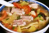Một nhà 3 người cùng mắc ung thư tuyến giáp: "Thủ phạm" là món rau nhiều người tưởng ăn càng nhiều càng khỏe