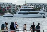 Khẩn cấp cấm biển, khách du lịch vịnh Hạ Long cuống cuồng 'chạy bão'