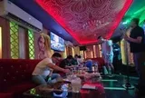 Hàng quán ‘mơ hồ’ phí bản quyền âm nhạc tính theo diện tích