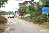 Dự án trăm tỷ dang dở, người dân khốn khổ vì bụi mịt mù, đường lầy lội