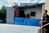 Vợ cứu chồng khiến cả 2 bị điện giật chết: 2 đứa con mồ côi trong ngôi nhà sắp giao cho chủ mới