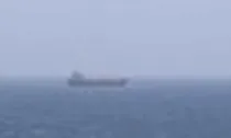 Mỹ lên tàu dầu Iran kiểm tra, eo biển Hormuz nóng rực