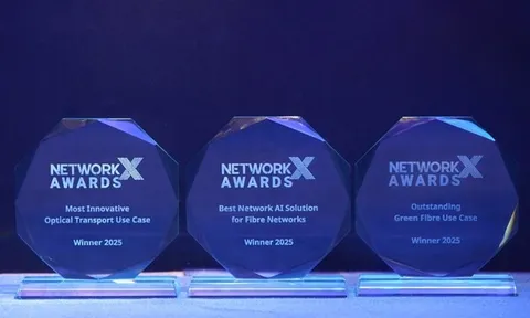Huawei giành ba giải thưởng trong lĩnh vực mạng quang toàn phần tại sự kiện Network X 2025