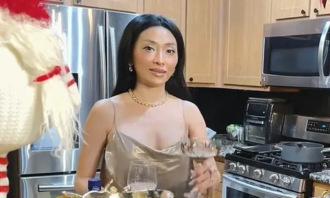 Bên trong nhà nữ ca sĩ 40 tuổi xinh đẹp, độc thân tại Mỹ: Trang sức như kho báu