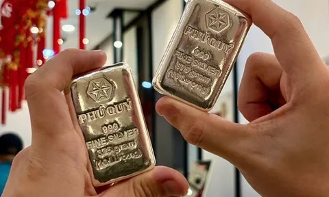 Chưa từng có: Giá bạc tăng vọt cùng với giá vàng, vượt 122 triệu/kg - 1kg thì bằng bao nhiêu cây?