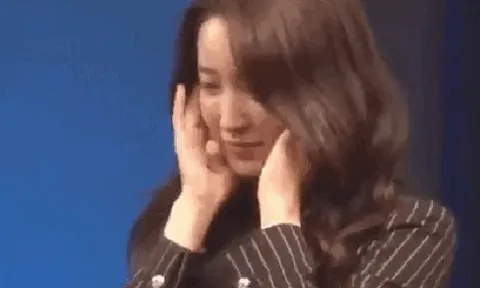 Mỹ nhân từ bỏ hào quang showbiz đi làm TVHK: Nhan sắc nhìn 1 lần là vấn vương, style đơn giản mà đẹp đỉnh