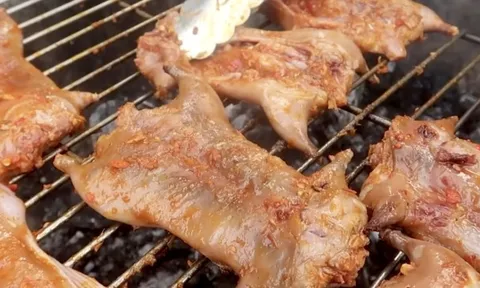 Món thịt miền Tây nghe tên đã hết hồn, cho tiền không dám ăn nhưng ai không biết tên thì lại khen lấy khen để