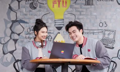 Ngôi trường được mệnh danh "Harvard Việt Nam" gây chú ý khi tặng áo khoác mới SANG - XỊN cho toàn bộ sinh viên