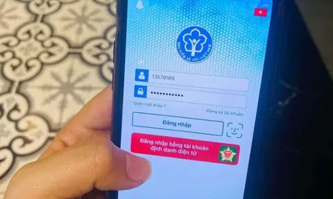 Bước ngoặt với sổ BHXH, thẻ BHYT điện tử