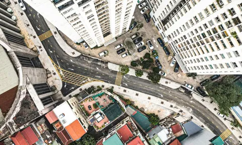 Toàn cảnh tuyến đường hơn 83 tỷ vừa thông xe kỹ thuật, lách giữa 2 tòa chung cư