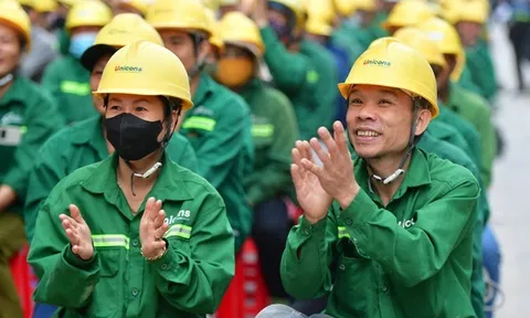 Thủ tướng yêu cầu doanh nghiệp trả đủ lương, thưởng Tết cho người lao động