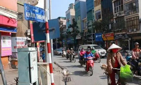 Hà Nội cấm xe taxi, xe hợp đồng dưới 8 chỗ vào phố Khâm Thiên giờ cao điểm
