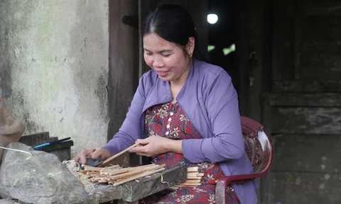Nghề làm đũa từ cau Nàng Rưng tất bật vào vụ Tết