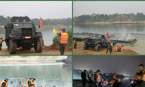 Thần tốc bắc cầu phao sông Lô, hàng trăm quân nhân được Đại tướng Phan Văn Giang ngợi khen