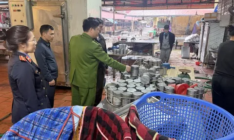 Khởi tố bà chủ Đỗ Thị Huyền SN 1970 và con trai