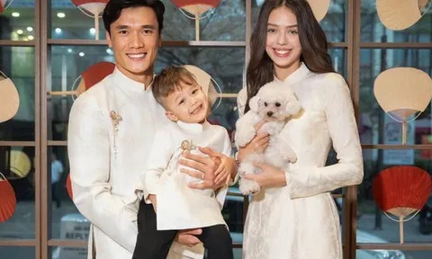 Gia đình Bùi Tiến Dũng và vợ mẫu tây diện áo dài đón Tết: Visual sáng bừng, cả nhà ai cũng cực phẩm