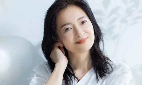 Phụ nữ sau 40: Ăn Tết sao để “hồi xuân” vóc dáng, không tích mỡ, không mất cơ?